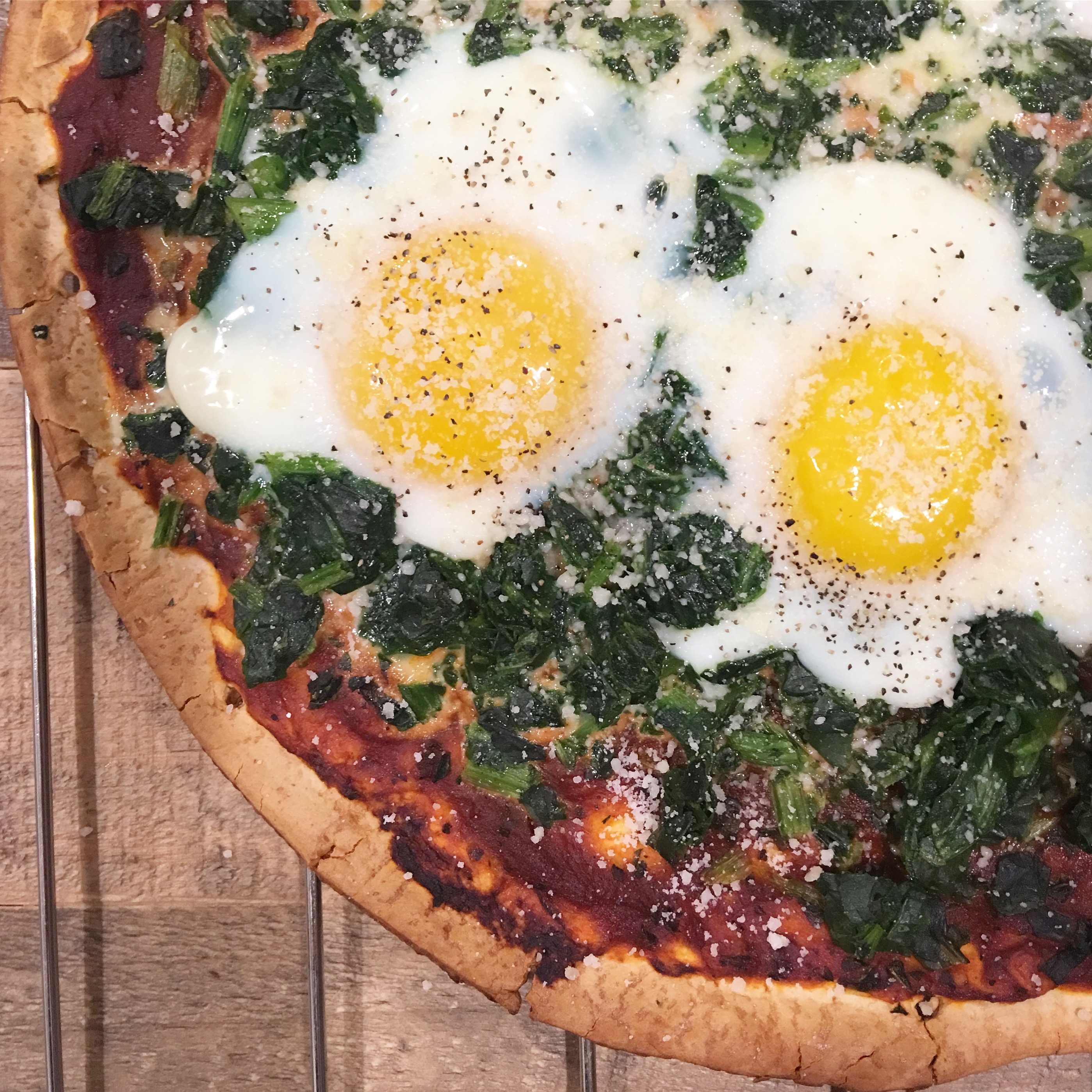 Spinach and Egg Breakfast Pizza